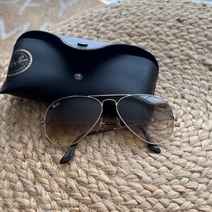 Ray-Ban Aviator Classic Eyewear with Case